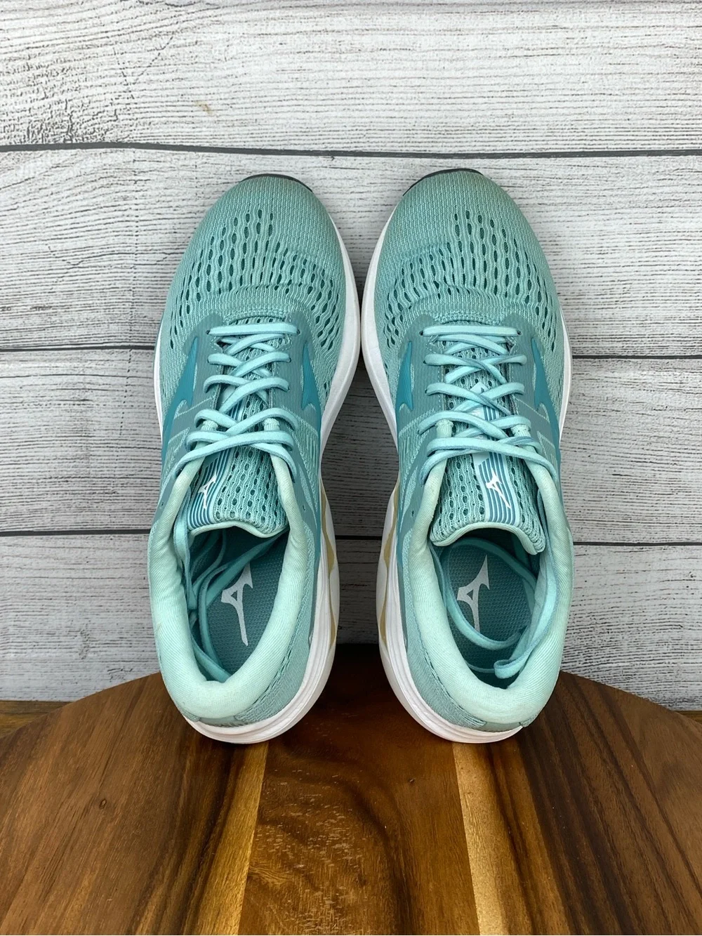 Mizuno Wave Inspire 17 Eggshell Blue Turquoise Running Shoe Women’s Size 10.5